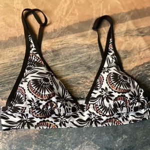 Pullover bikini top